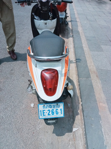 ម៉ូតូ