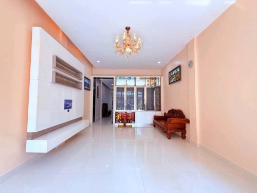 ផ្ទះល្វែងជួលបូរីប៉េងហួតបឹងស្នោរ
