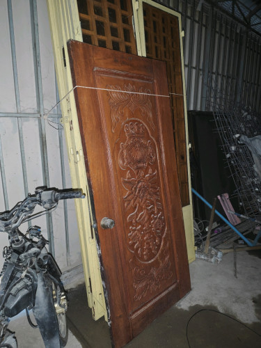 ទ្វារមួលមួយតឹក