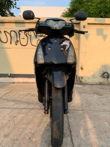 ម៉ូតូលក់​