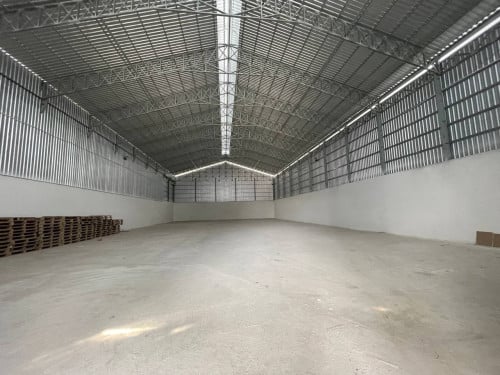 ឃ្លាំងសំរាប់ជួលនៅសែនសុខ