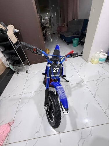 ម៉ូតូកូនក្មេងប្រើសាំង