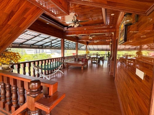 ផ្ទះវីឡាខ្មែរលំហែរ ទឹកឈូលក់បន្ទាន់