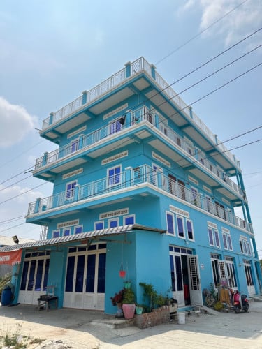 ផ្ទះលក់បន្ទាន់15 ម៉ឺនដុល្លារចចារ ទំហំ10x20ម៉ែត ប្លង់រឹង