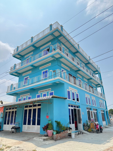 ផ្ទះលក់បន្ទាន់15 ម៉ឺនដុល្លារចចារ ទំហំ10x20ម៉ែត ប្លង់រឹង