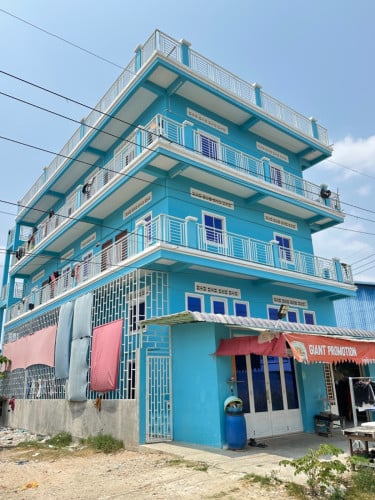 ផ្ទះលក់បន្ទាន់15 ម៉ឺនដុល្លារចចារ ទំហំ10x20ម៉ែត ប្លង់រឹង