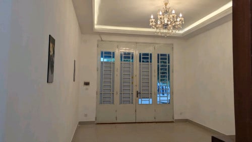 ផ្ទះល្វែង 2ជាន់ តំលៃ230$