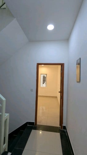 ផ្ទះល្វែង 2ជាន់ តំលៃ230$
