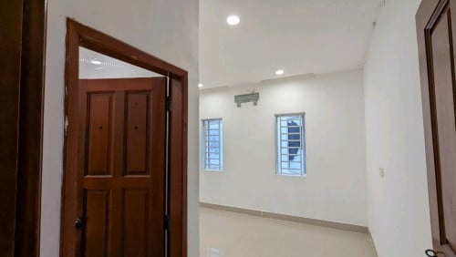 ផ្ទះល្វែង 2ជាន់ តំលៃ230$