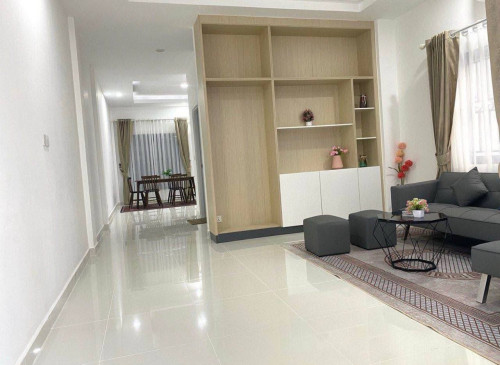 ផ្ទះជួលនៅក្បែរអុីអន3 ព្រលានថ្មី