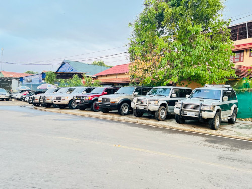 ខ្ញុំមានឡានសេរីចាស់ជំនាន់90សិបសេរីចង់លក់ច្រើនគ្រឿងតំលៃសមរ្យឡានស្អាតរៀបចំហើយស្រេចតំលៃនិយាយគ្នាបានបងអូ