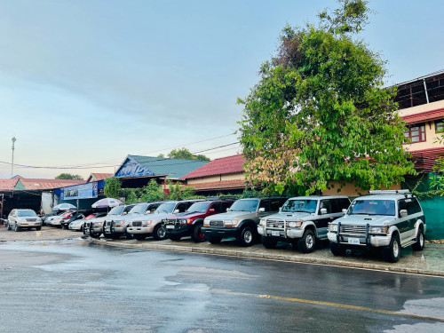 ខ្ញុំមានឡានសេរីចាស់ជំនាន់90សិបសេរីចង់លក់ច្រើនគ្រឿងតំលៃសមរ្យឡានស្អាតរៀបចំហើយស្រេចតំលៃនិយាយគ្នាបានបងអូ