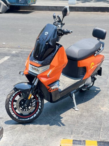 Garow PG510 ម៉ូតូអគ្គិសនី | 2000W | ថ្ម Lithium 72V 45Ah | ល្បឿន 80-90km/h | ឆ្នាំ 2025