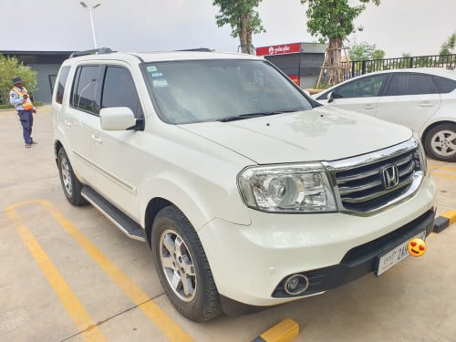 លក់ឡានជិះផ្ទាល់ខ្លួន HONDA Pilot 2014 V6 full options