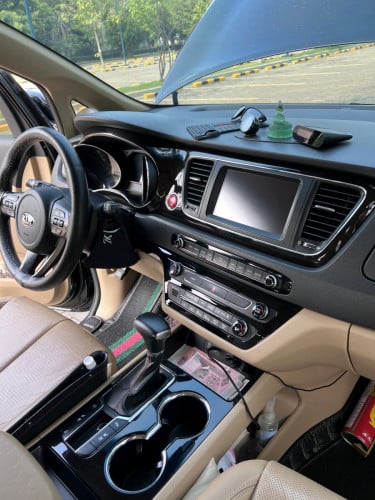 ឡាន Kia Grand Carnival 2019 ក្រុមហ៊ុន