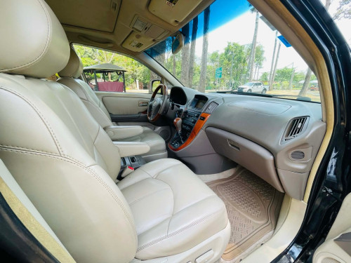 ឡានលក់បងប្អូនតោះប្រភេទLexusRX300ឆ្នាំផលិត2002HalfFullOptionតំលៃតែ10900$និយាយគ្នាបានក្រុងសៀមរាបបងអូន