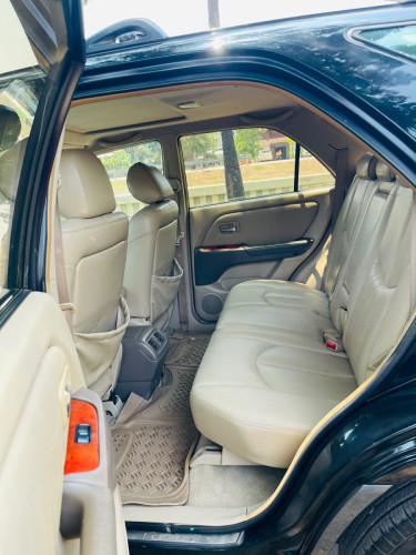 ឡានលក់បងប្អូនតោះប្រភេទLexusRX300ឆ្នាំផលិត2002HalfFullOptionតំលៃតែ10900$និយាយគ្នាបានក្រុងសៀមរាបបងអូន