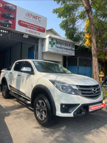 មហាថ្មី Mazada Thunder Full option 2020 3.2L