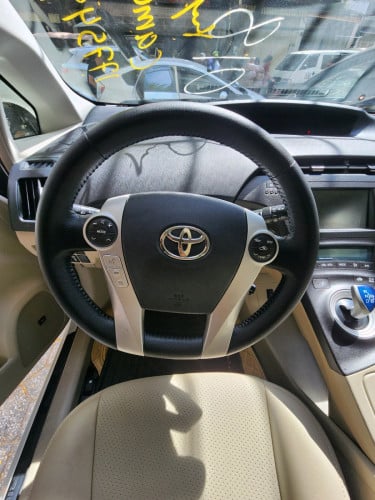 កំពូលថ្មី prius 2010 option3 sola