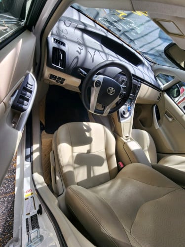 កំពូលថ្មី prius 2010 option3 sola