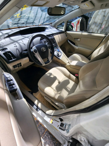 កំពូលថ្មី prius 2010 option3 sola