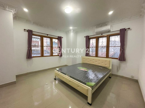 វីឡាសម្រាប់ជួល នៅទួលគោក/  Shophouse for rent Toul Kork