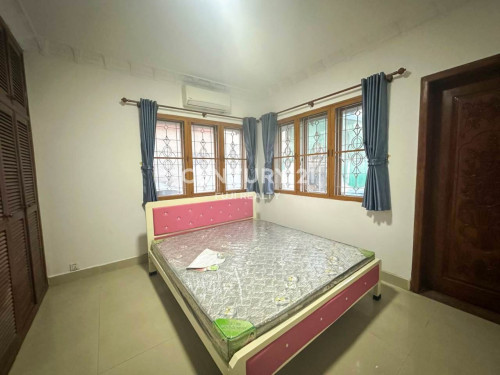 វីឡាសម្រាប់ជួល នៅទួលគោក/  Shophouse for rent Toul Kork
