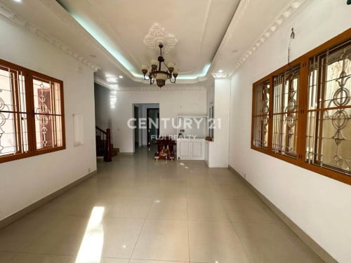 វីឡាសម្រាប់ជួល នៅទួលគោក/  Shophouse for rent Toul Kork
