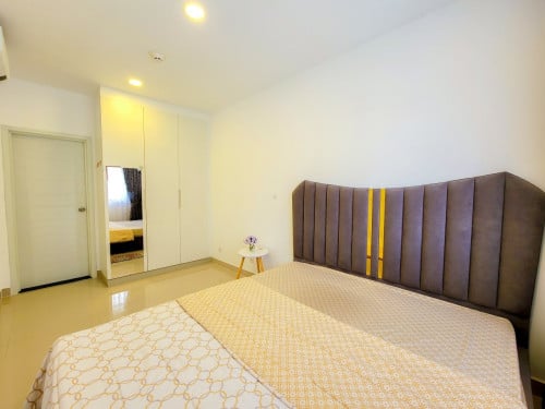 🏙2 Bed Park land Condo TK for rent