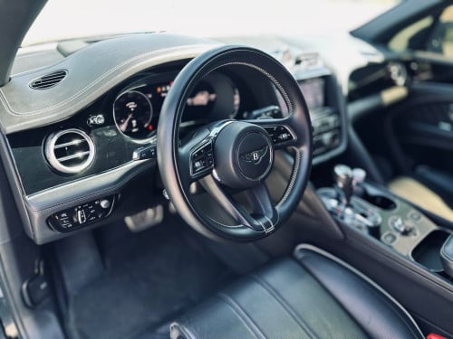 2021 Bentley Bentayga 14000km