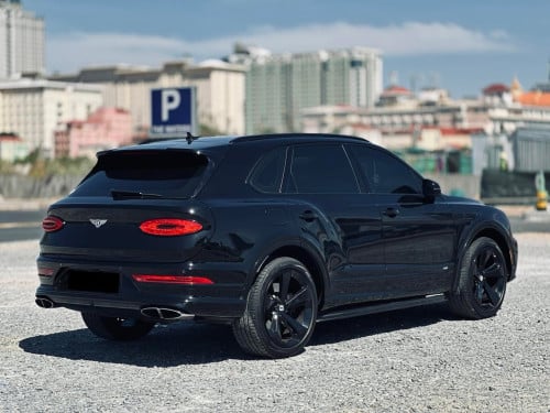 2021 Bentley Bentayga 14000km