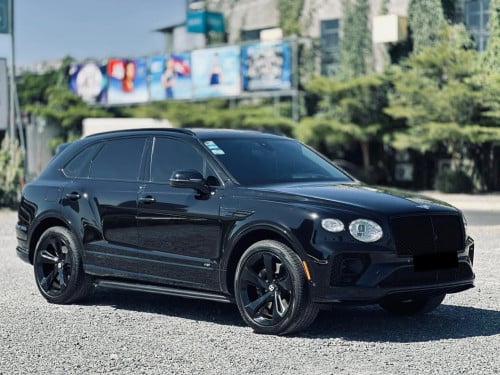 2021 Bentley Bentayga 14000km