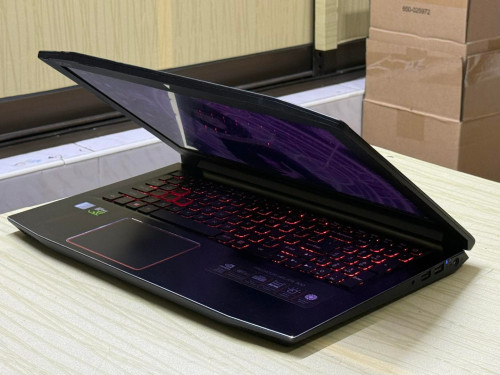 Acer Predator Helios 300 / Core I7-8th Gen /Ram 8GB / 256GB SSD + 1.0TB / NVIDIA 6GB /15.6"