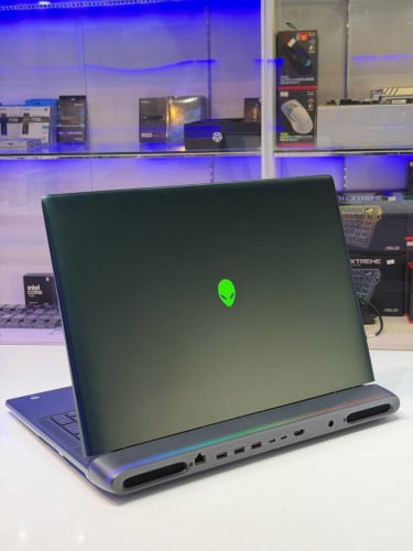 Alienware 18 Area 51 RTX5090