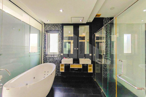 Big Villa For Rent in Toul Kork Area