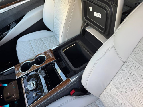 Cadillac Escalade sport platinum VIP