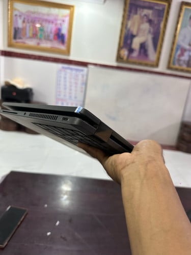 លក់ខាតច្រេីន 7420 i7 11th touch screen R16g, 512g M2