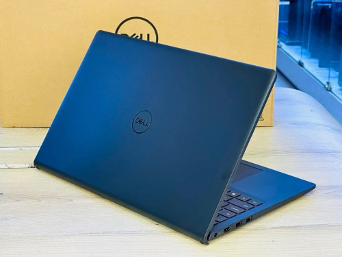 Dell Vostro 3530 / Core i3-1305U / Ram 8GB /512GB /15.6”