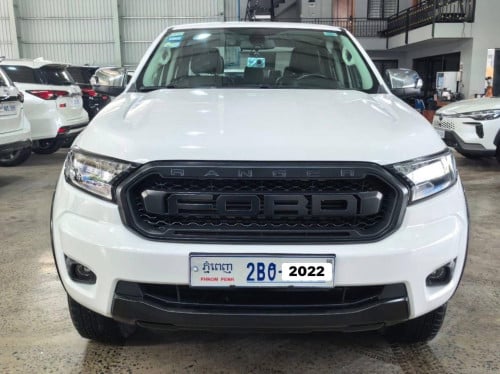 Ford Ranger XLT ឆ្នាំ2022  ថ្មីគ្មានកន្លែងទាស់ឡាន2មុឺនគីឡូជាងកាត់ពីរម្ចាស់ដេីម សោពីរគ្រាប់
