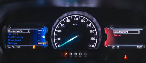 Ford Ranger XLT ឆ្នាំ2022  ថ្មីគ្មានកន្លែងទាស់ឡាន2មុឺនគីឡូជាងកាត់ពីរម្ចាស់ដេីម សោពីរគ្រាប់