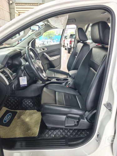 Ford Ranger XLT ឆ្នាំ2022  ថ្មីគ្មានកន្លែងទាស់ឡាន2មុឺនគីឡូជាងកាត់ពីរម្ចាស់ដេីម សោពីរគ្រាប់