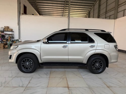 Fortuner 2015 ឡានស្អាតសុីនមួយជុំ