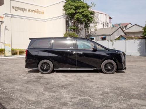 GAC GN8 2026 VIP black edition (ស្លាកលេខ)​​ មួយទឺកដូចថ្មី ប្រើទើបតែបាន​​ 3000km