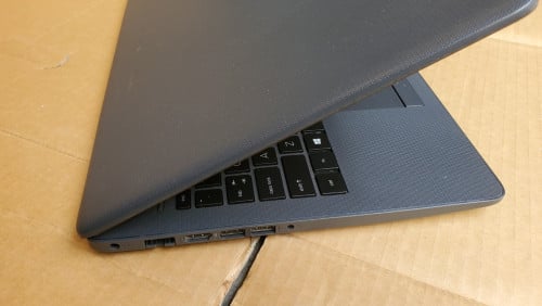 HP 250 G7/ Core i5 8Gen /Ram 8G ssd 128G/ Screen 15.6 inch FHD