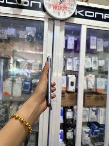 iPhone 11 ពណ៌ស្វាយ 🍏 64GB  Battery 88% 🔋 តួស្អាត 98% សំណុំហ្សីន អត់ជាប់អី  (ធានា1ខែ)