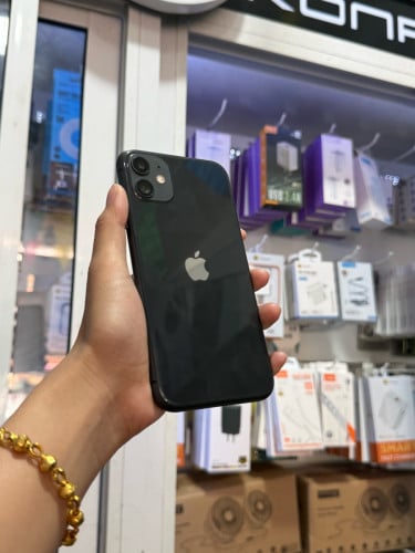 iPhone 11 ពណ៌ខ្មៅ 🍏 64GB LLA Battery 89% 🔋 តួស្អាត 99% សំណុំហ្សីន អត់ជាប់អី