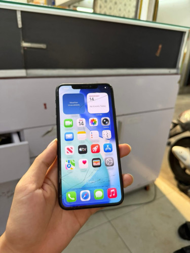 iPhone 11promax 64G បែកកញ្ចក់