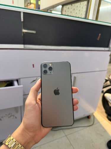 iPhone 11promax 64G បែកកញ្ចក់