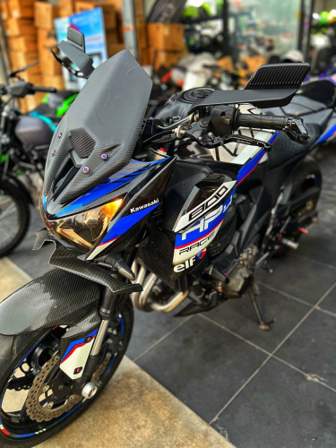 Kawasaki Z800 2013 កំលាំង 800cc ម៉ាសុីន4 មួយទឹកស្លាកលេខ ម៉ាសុីន ទឹកថ្នាំ នៅស្អាត