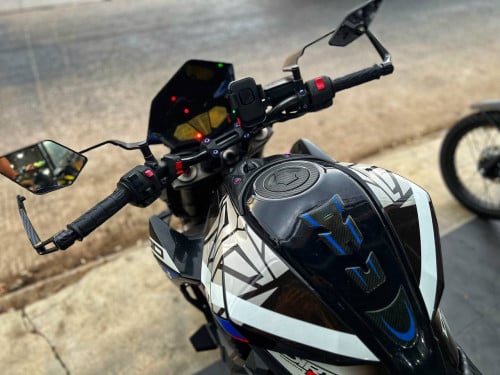 Kawasaki Z800 2013 កំលាំង 800cc ម៉ាសុីន4 មួយទឹកស្លាកលេខ ម៉ាសុីន ទឹកថ្នាំ នៅស្អាត